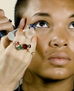 Graphic, Holographic Blue Eye Look with Cris Graphic, Holographic Blue Eye Look with Cris